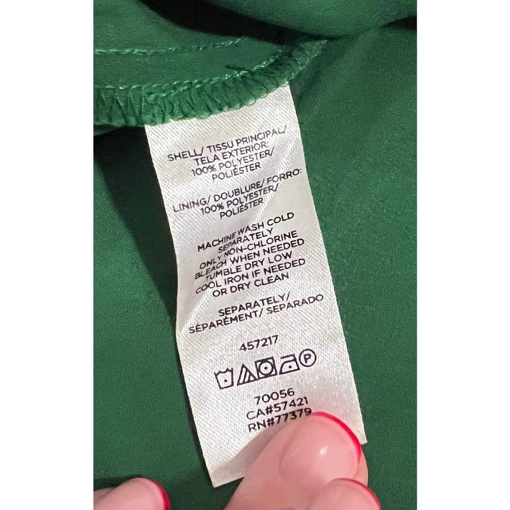 Sleeveless V-Neck Tops | Ann V-Neck Tops | Ann
Taylor
Size Medium - Picture 8 of 8